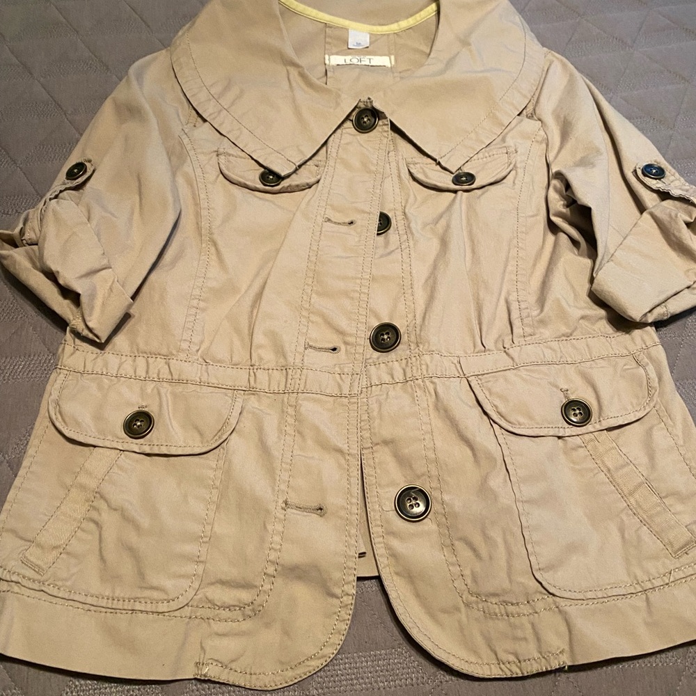 - 9 pieces of womens clothes